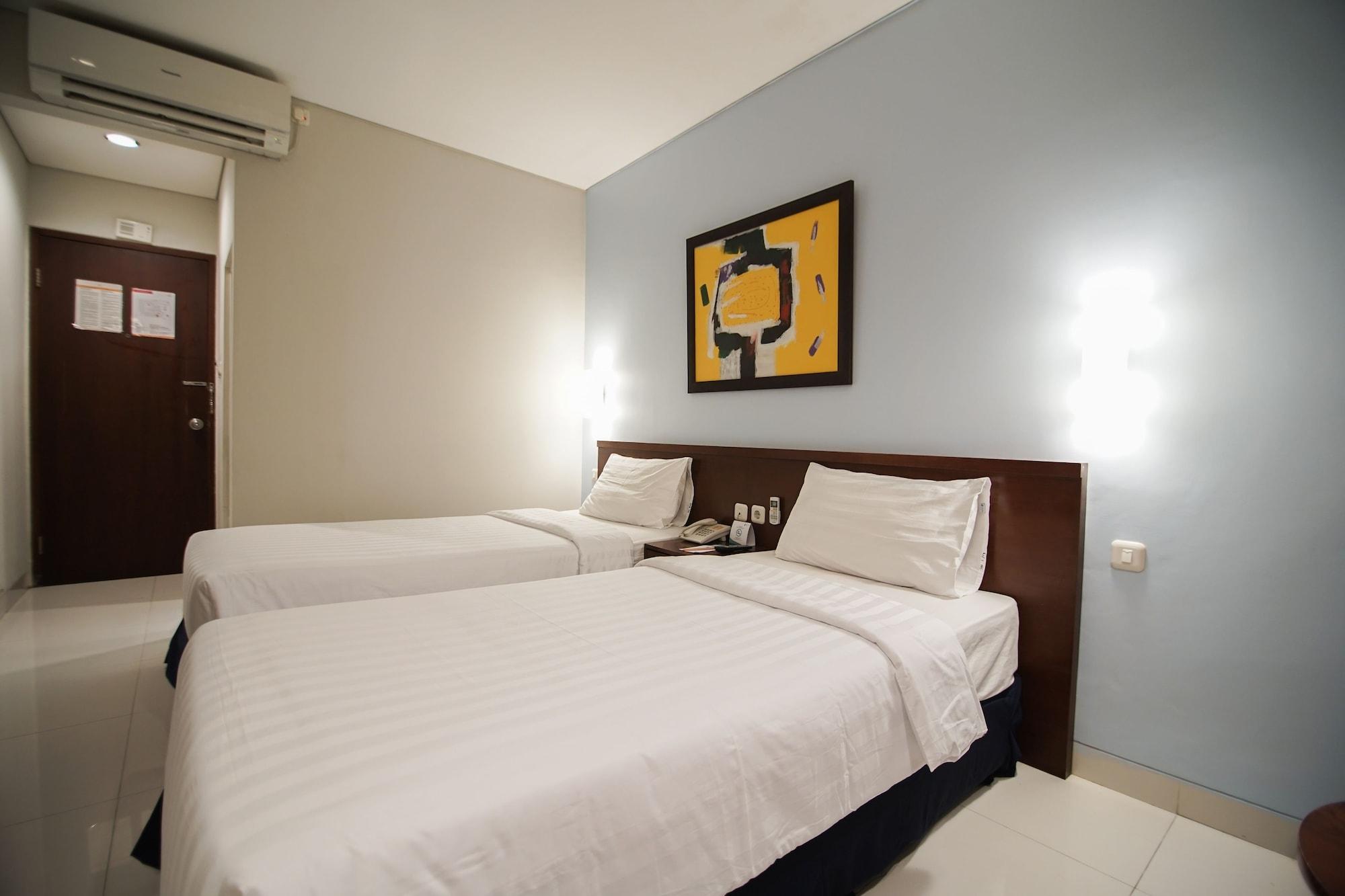 Sofyan Hotel Soepomo Jacarta Exterior foto