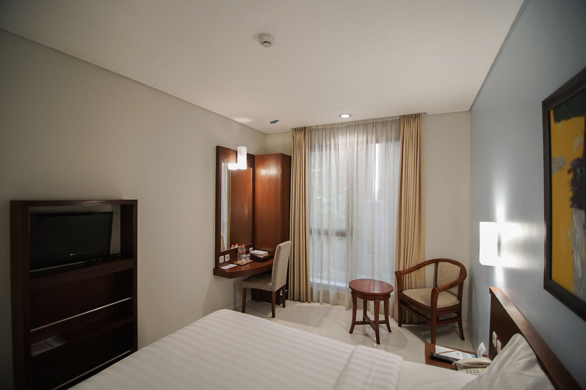Sofyan Hotel Soepomo Jacarta Exterior foto