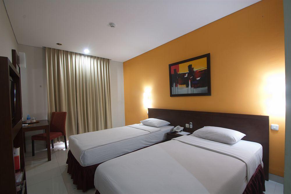 Sofyan Hotel Soepomo Jacarta Exterior foto