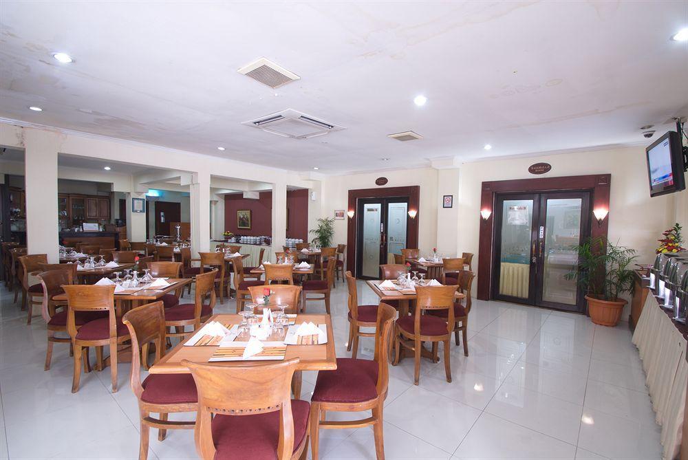 Sofyan Hotel Soepomo Jacarta Exterior foto