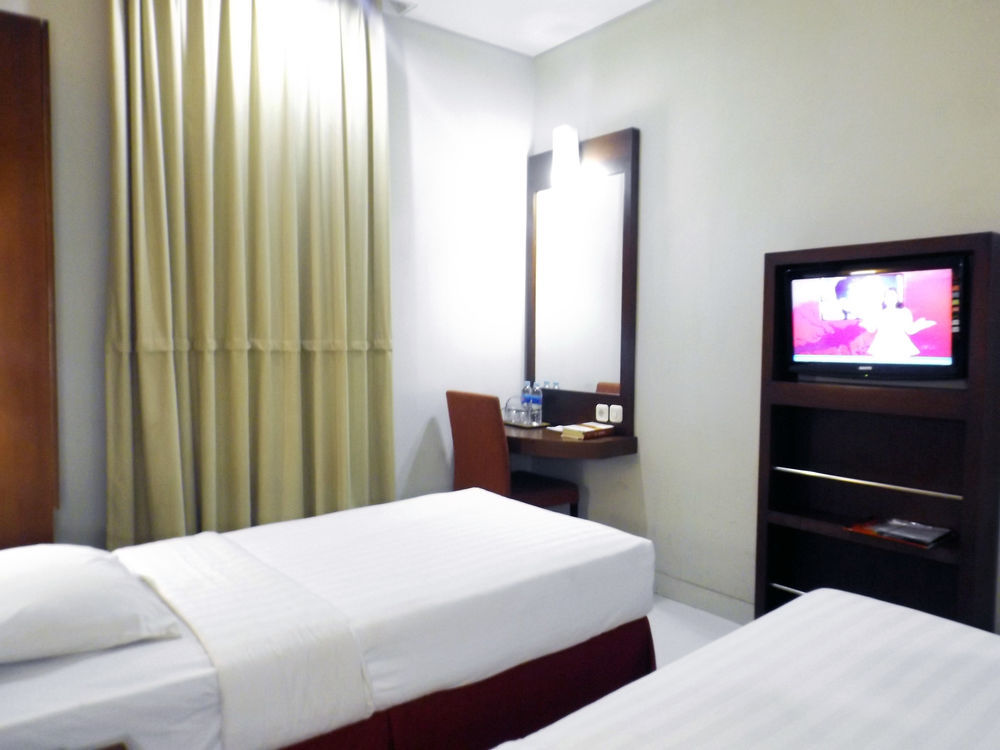 Sofyan Hotel Soepomo Jacarta Exterior foto