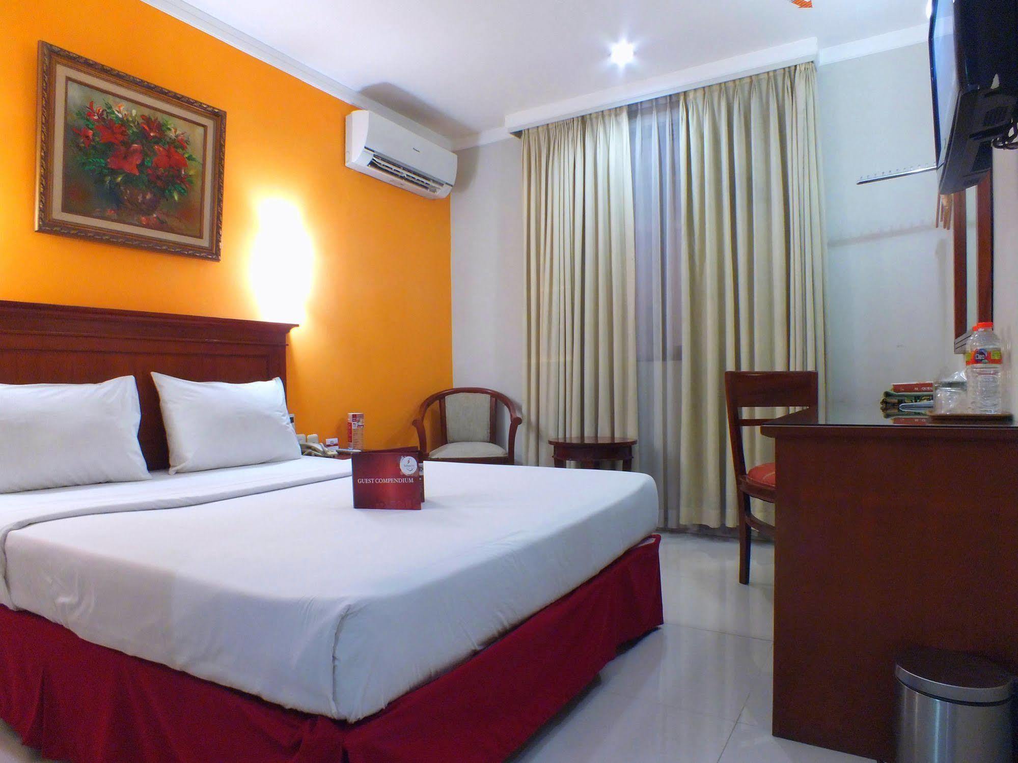 Sofyan Hotel Soepomo Jacarta Exterior foto
