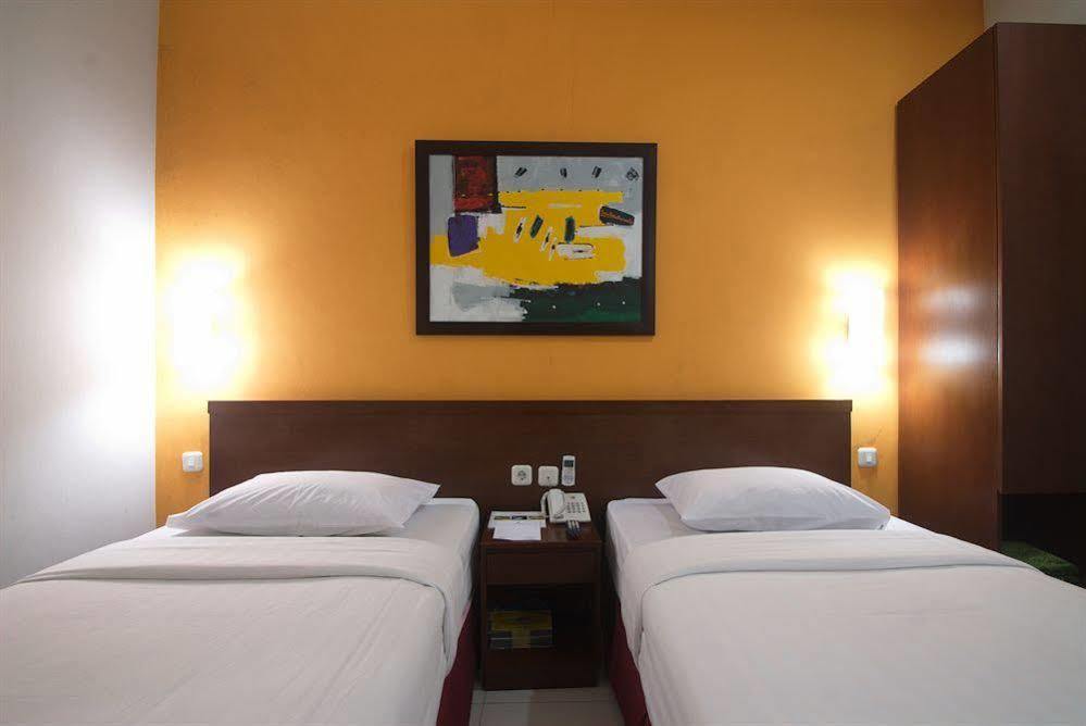 Sofyan Hotel Soepomo Jacarta Exterior foto