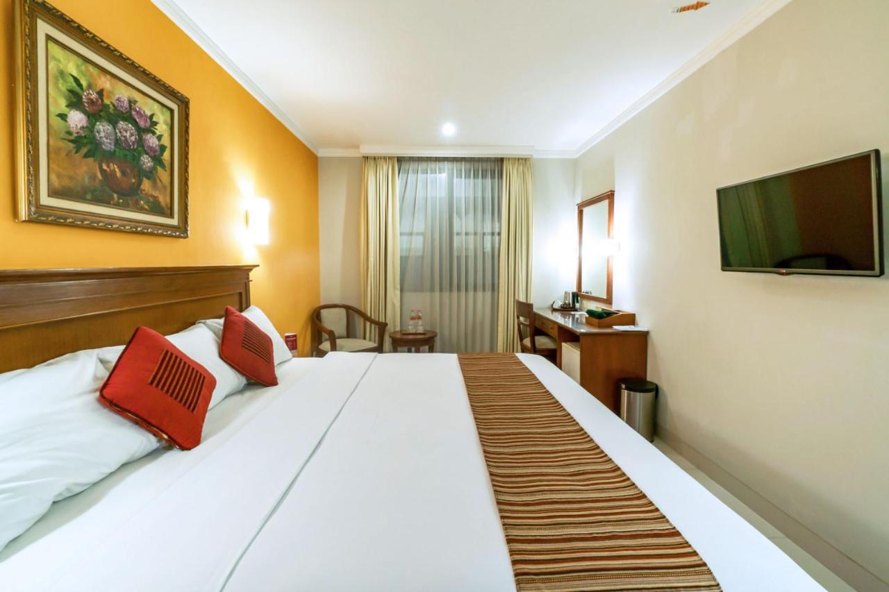 Sofyan Hotel Soepomo Jacarta Exterior foto