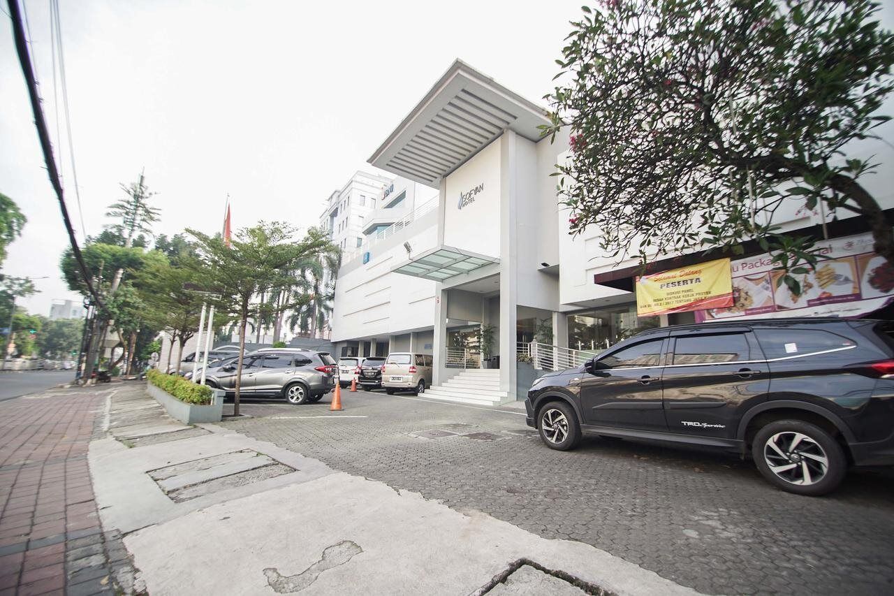 Sofyan Hotel Soepomo Jacarta Exterior foto